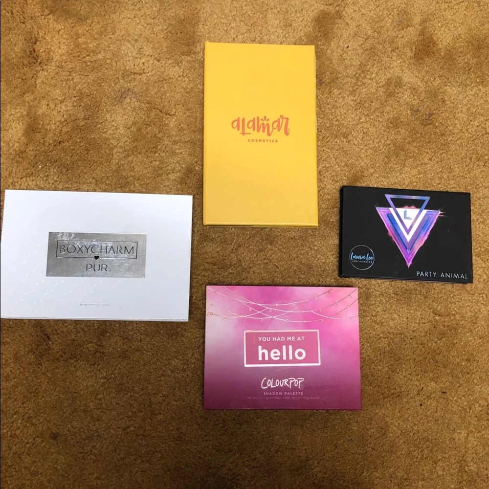 Assortment of eyeshadow palettes from Sephora*READ